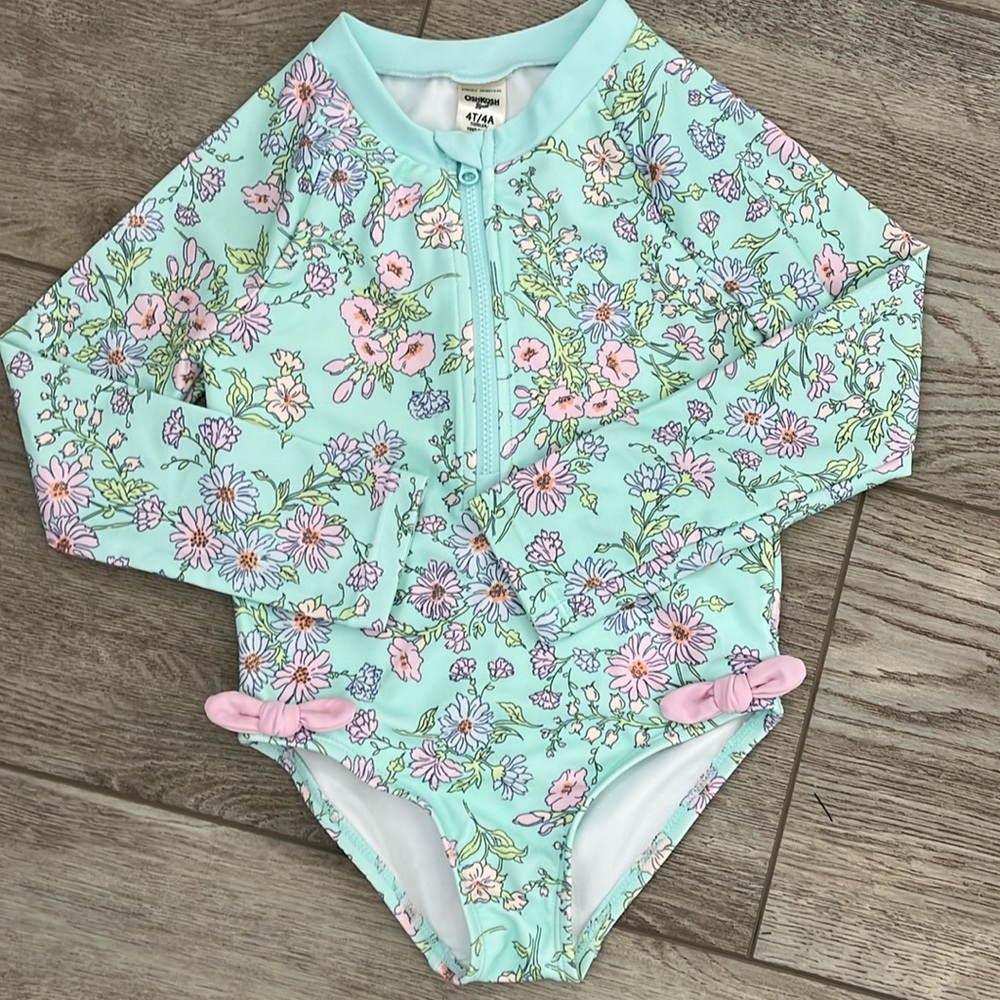 OshKosh Rashguard swimsuit 4T